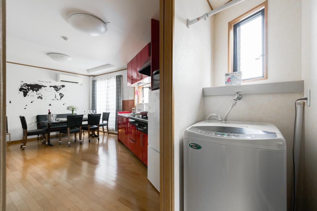 K.j House Apartment *